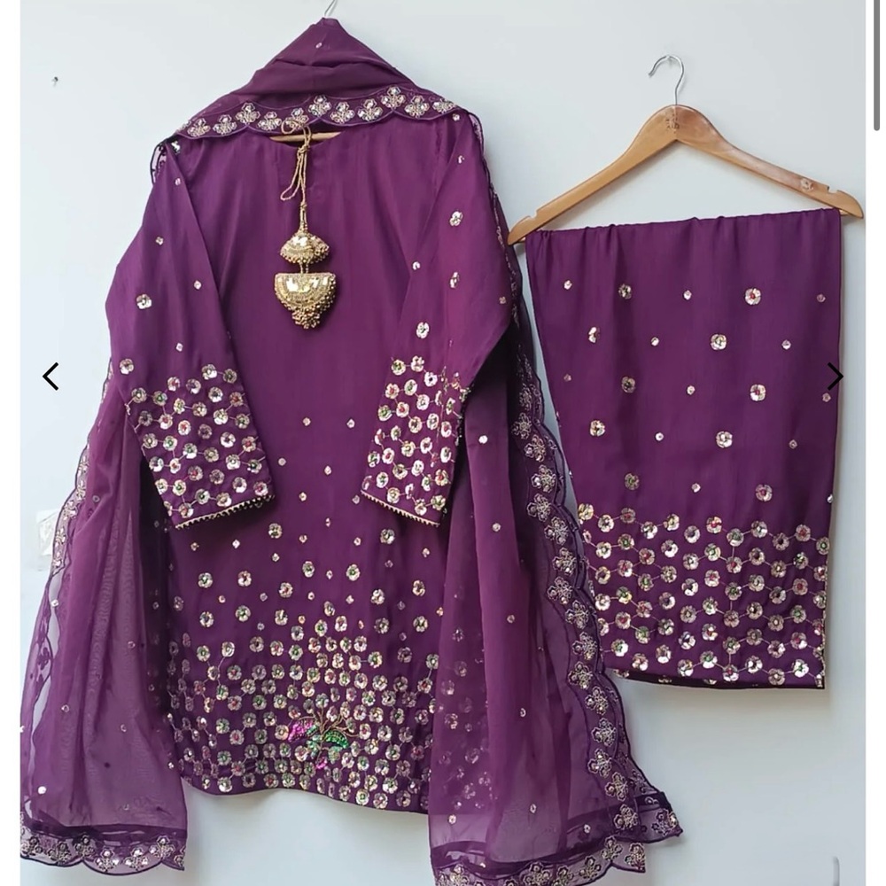 Category: 3Pc, Shirt, Shalwar, Organza Dupatta
Fabric: Raw Silk
Shirt Length: 37